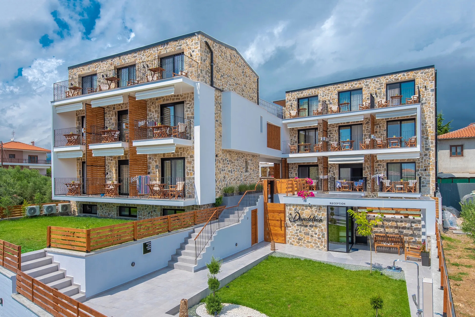 Tiara Holidays - Dandelion Premium Suites - spoljasnji izgled